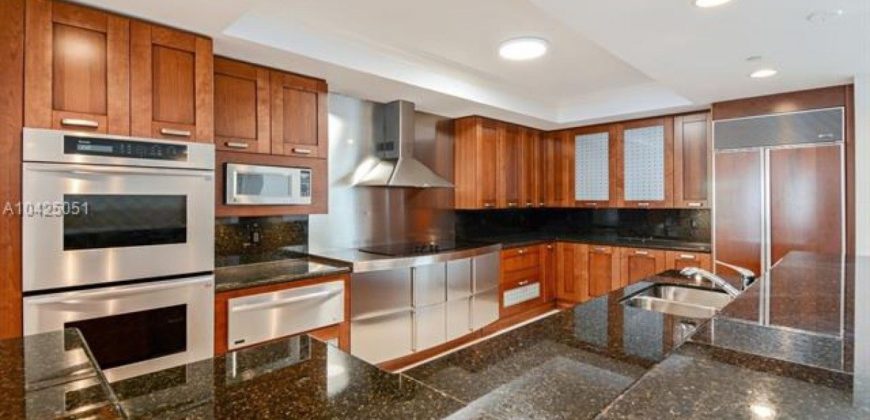 Квартира в Майами, США, 553 м2