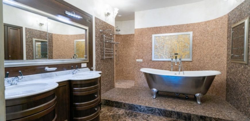 Квартира в Риге, Латвия, 187 м2