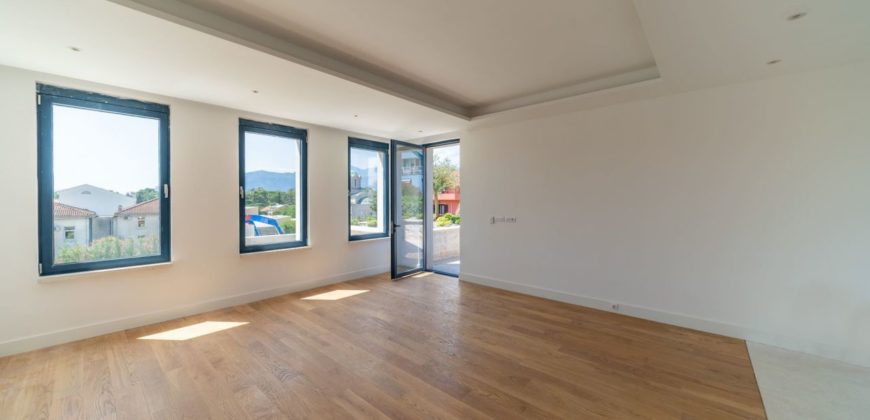 Квартира в Тивате, Черногория, 103 м2