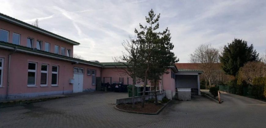 Магазин в Саксонии, Германия, 2031.76 м2