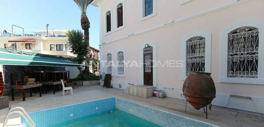Особняк в Анталии, Турция, 350 м2