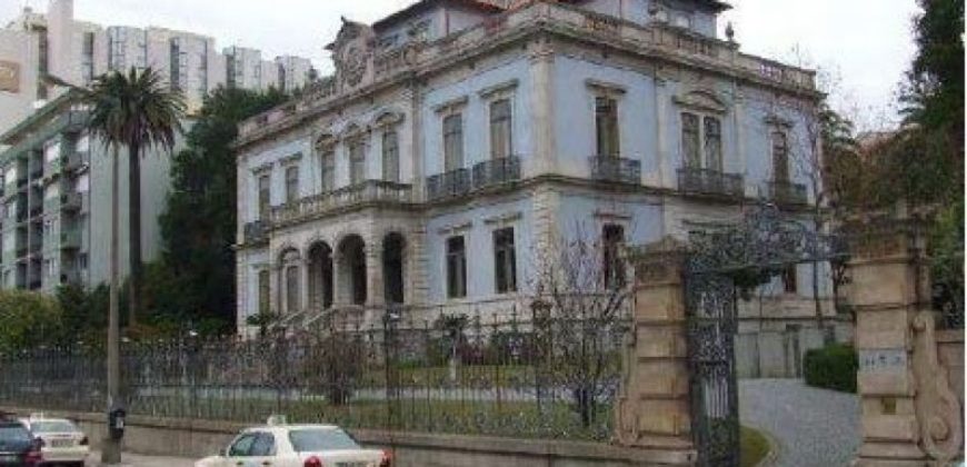 Особняк в Порту, Португалия, 6947 м2