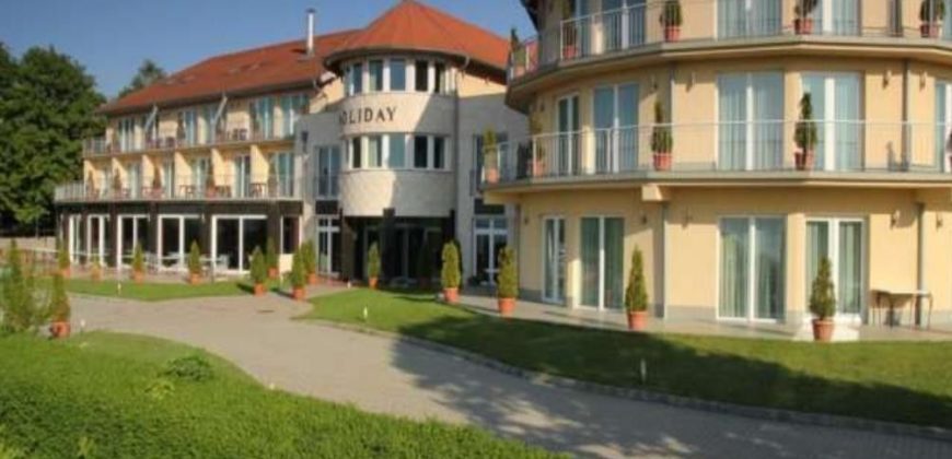Отель, гостиница Balatonszárszó, Венгрия, 6050 м2