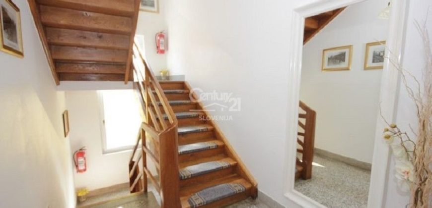 Отель, гостиница в Целе, Словения, 300 м2