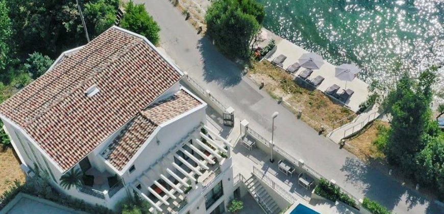 Отель, гостиница в Доброте, Черногория, 420 м2