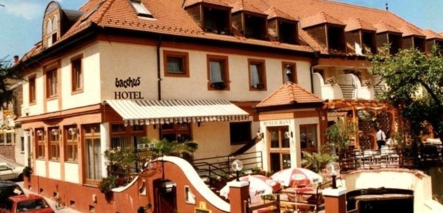 Отель, гостиница в Кестхее, Венгрия, 678 м2