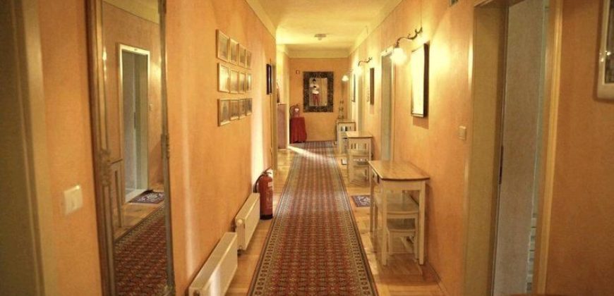 Отель, гостиница в Краньской Горе, Словения, 1110 м2