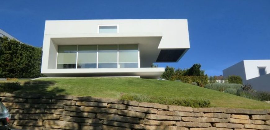 Вилла Оэйраш, Португалия, 1311 м2