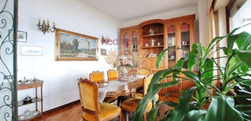 Вилла у озера Маджоре, Италия, 490 м2