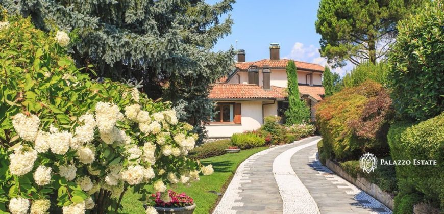 Вилла у озера Маджоре, Италия, 550 м2