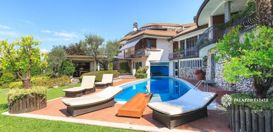 Вилла у озера Маджоре, Италия, 550 м2