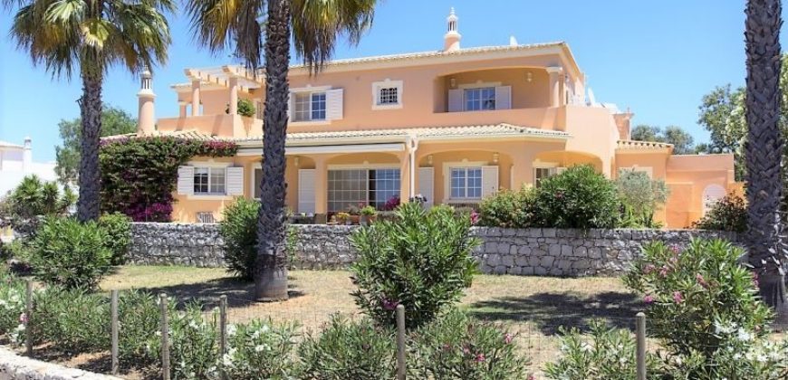Вилла в Алгарве, Португалия, 731 м2