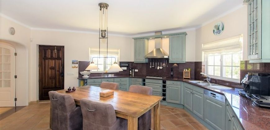 Вилла в Алгарве, Португалия, 731 м2