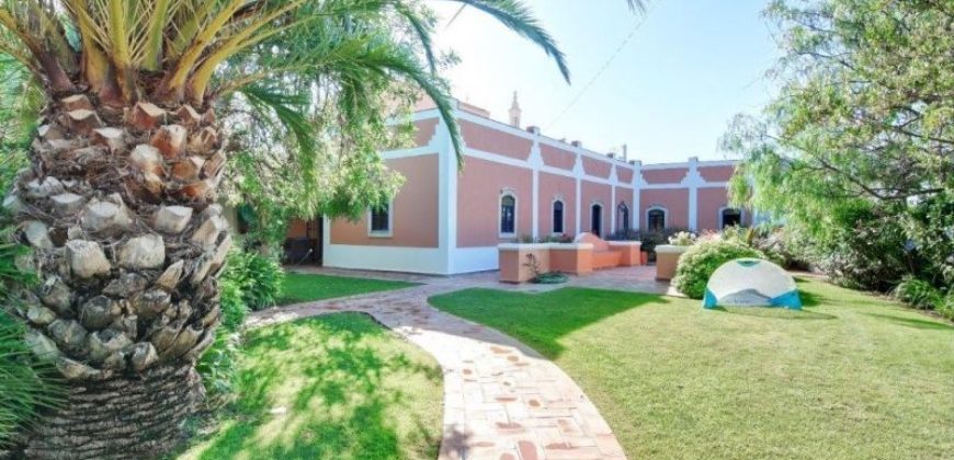 Вилла в Алгарве, Португалия, 849 м2