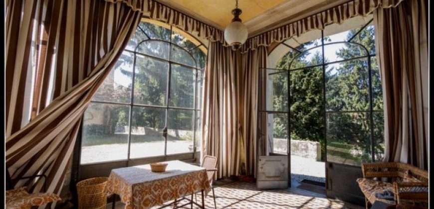 Вилла в Бергамо, Италия, 2300 м2
