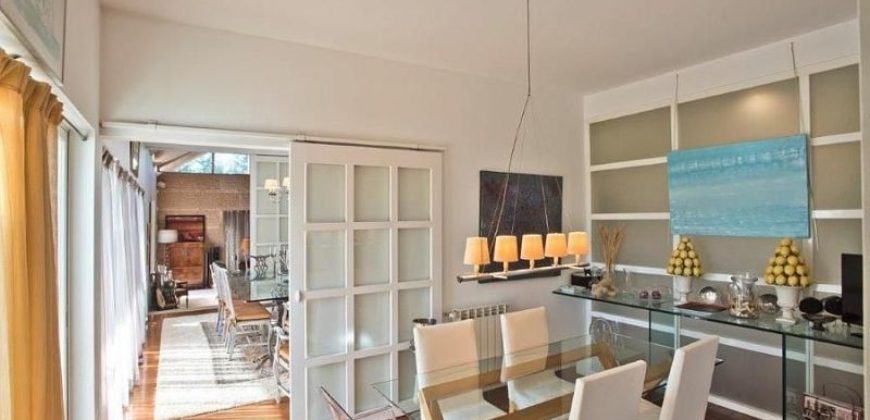 Вилла в Эшториле, Португалия, 1190 м2