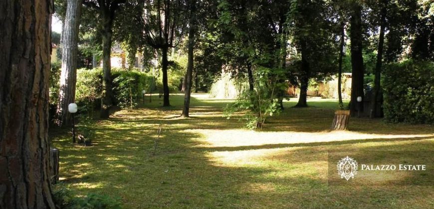 Вилла в Форте деи Марми, Италия, 310 м2
