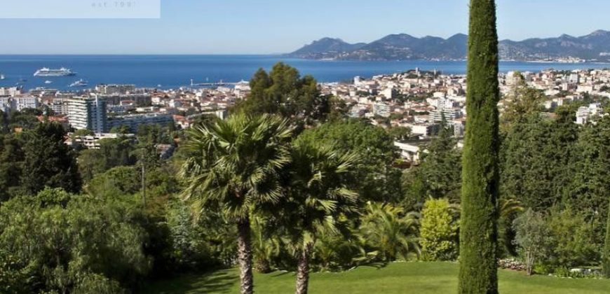 Вилла в Каннах, Франция, 625 м2
