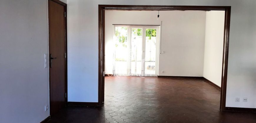 Вилла в Кашкайше, Португалия, 200 м2