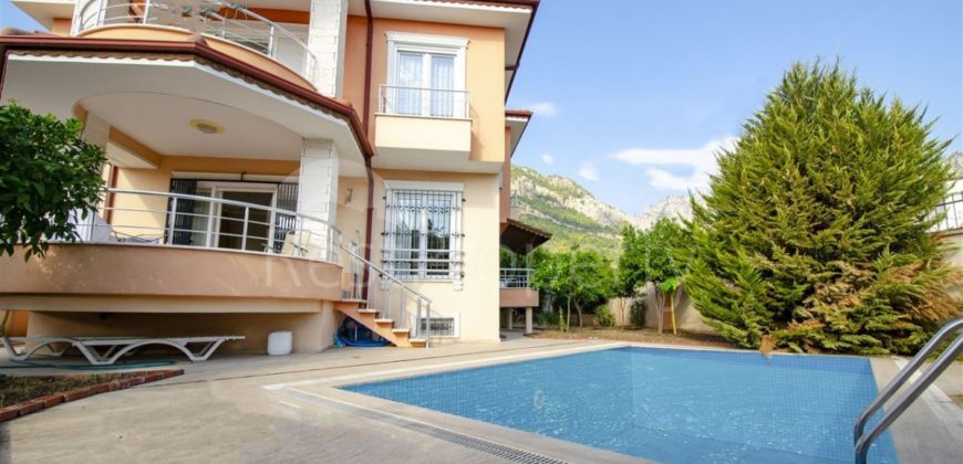 Вилла в Кемере, Турция, 450 м2