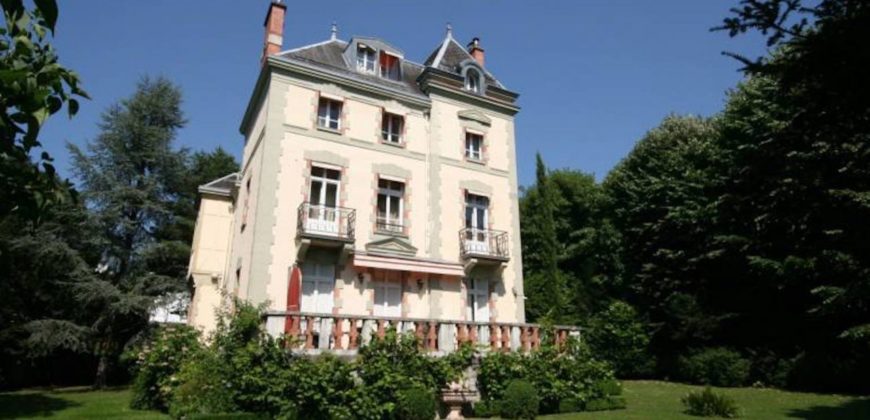 Вилла в Монтрё, Швейцария, 375 м2