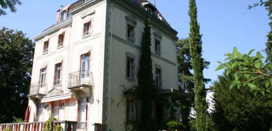 Вилла в Монтрё, Швейцария, 375 м2
