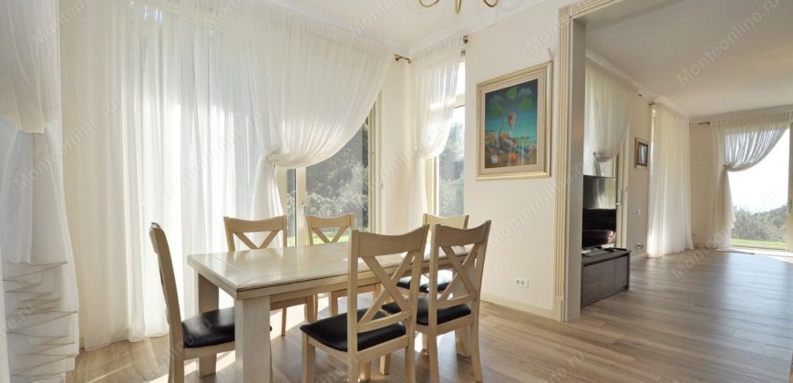 Вилла в Режевичах, Черногория, 235 м2