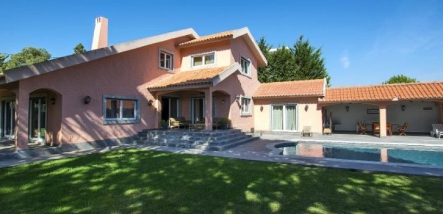 Вилла в Синтре, Португалия, 842 м2