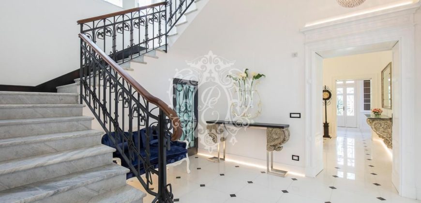 Вилла в Стрезе, Италия, 800 м2