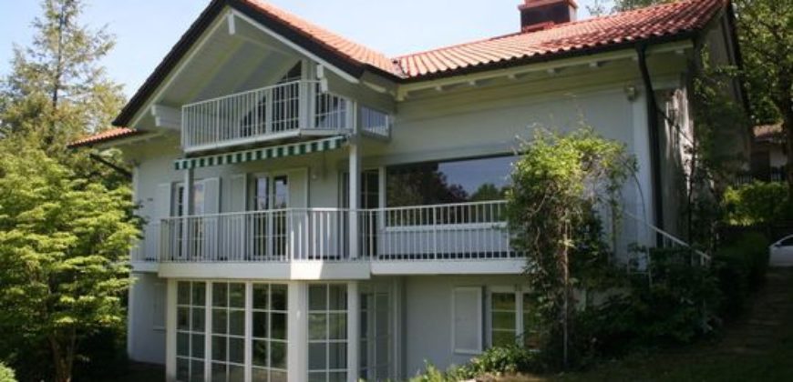 Вилла в Южной Баварии, Германия, 375 м2