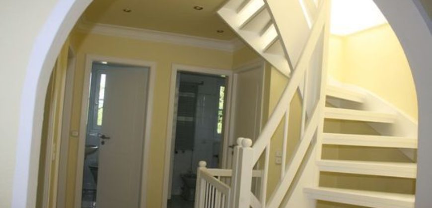 Вилла в Южной Баварии, Германия, 375 м2