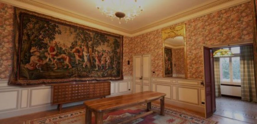 Замок в Тулузе, Франция, 2300 м2